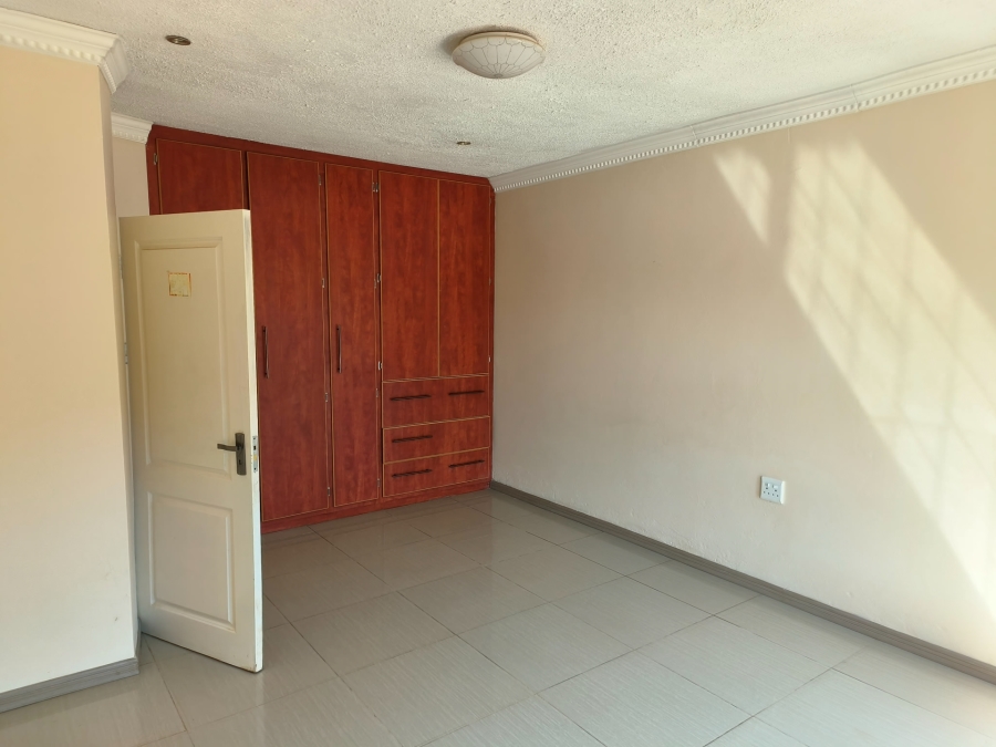 To Let 2 Bedroom Property for Rent in Promosa North West